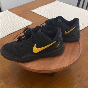 Nike Kids Black and Gold Sneakers